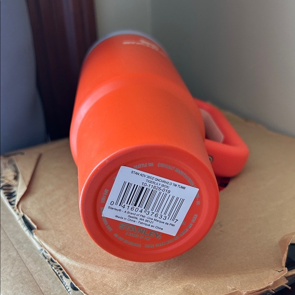 Orange Stanley, in brand new condition. - Picture 3 of 3